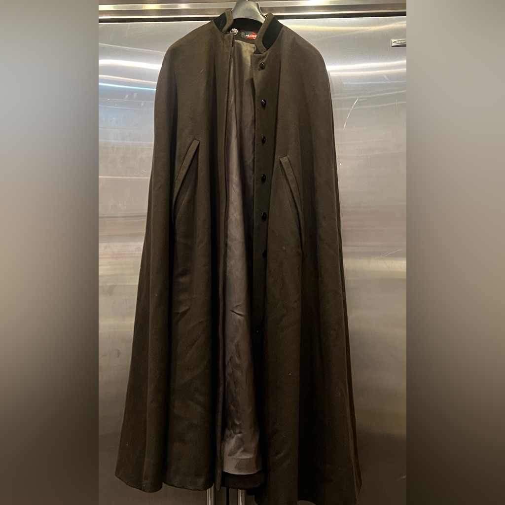 Dark Olive (Charleston Green) Wool Cape. Vintage, Never Ever Worn, Velvet Collar